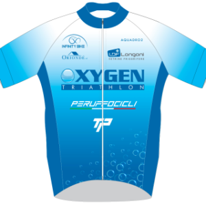 https://www.oxygentriathlon.it/wp-content/uploads/2021/03/ciclismo-maglia-estiva-excellence-replica-team-front-draft-2022-300x300.png